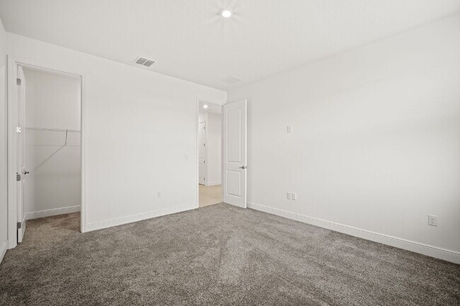 Building Photo - Gorgeous 4BR/3BA home in Island Forest Preserve