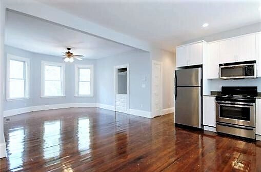 Building Photo - 17 Parker Hill Ave