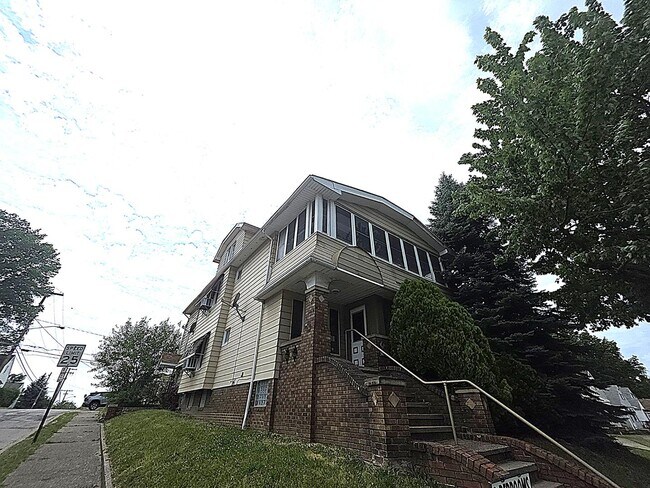 Building Photo - 4878 E 93rd St