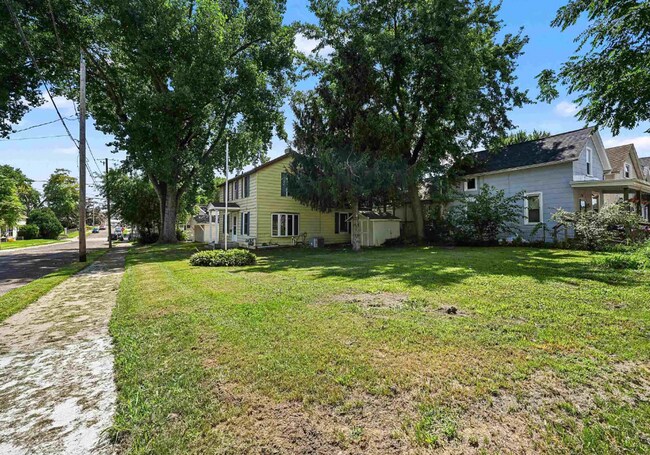Building Photo - 2125 Stafford St