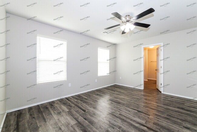 Building Photo - 9900 Jackrabbit Rd