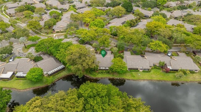 Building Photo - 9360 Chelsea Dr S