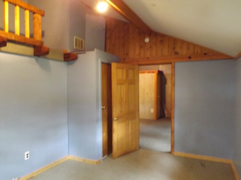 Building Photo - 55 Deer Path Rd