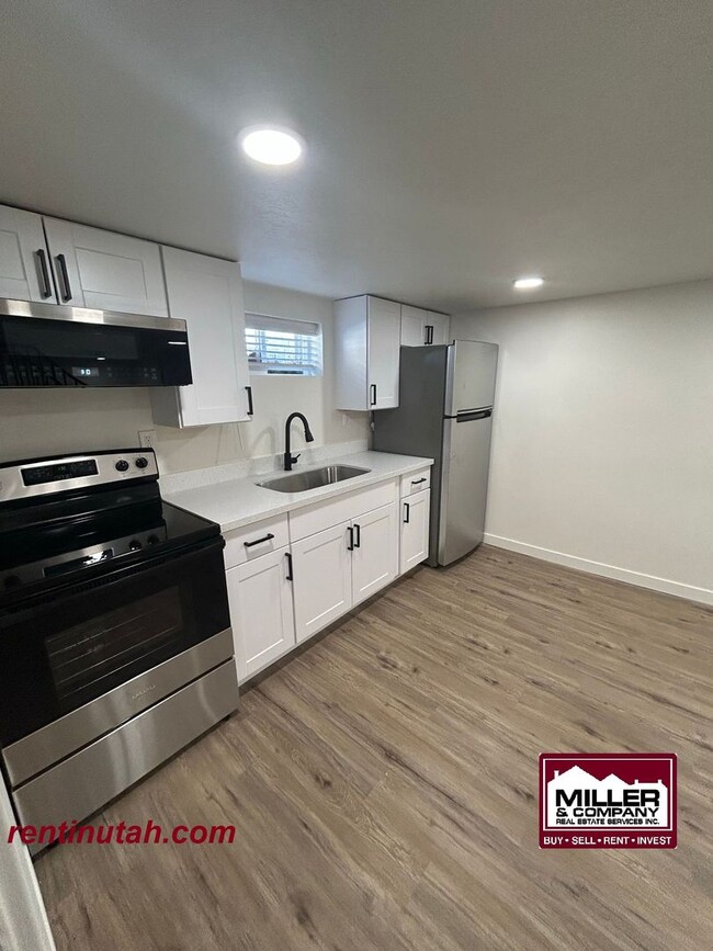 Building Photo - Beautifully Remodeled Mother-in-law Apt. i...