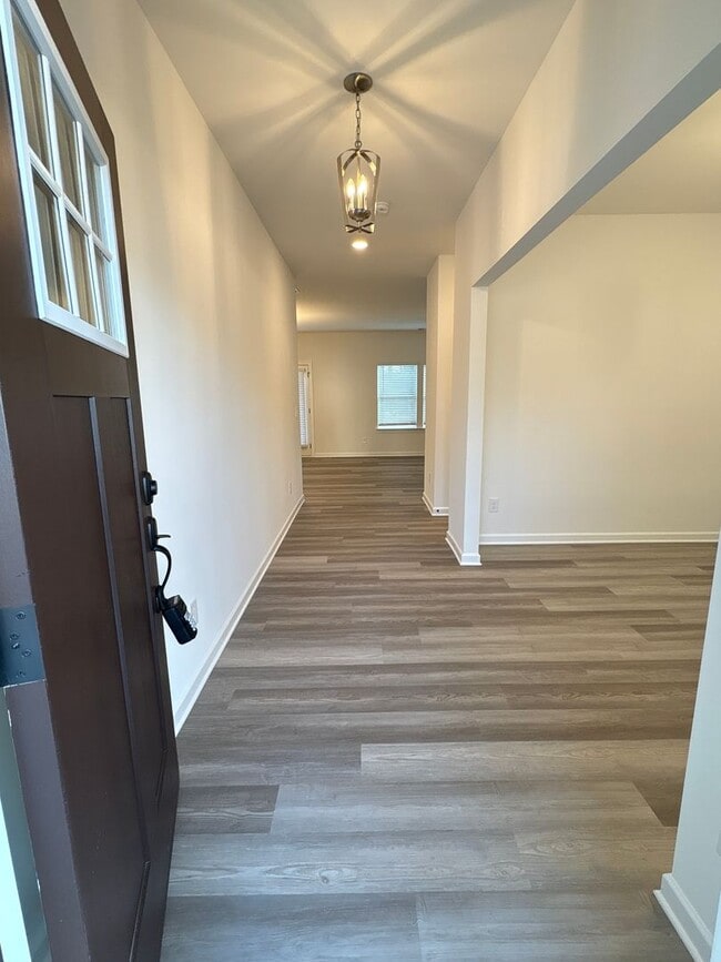 Building Photo - BRAND NEW SINGLE FAMILY HOME IN LOGANVILLE