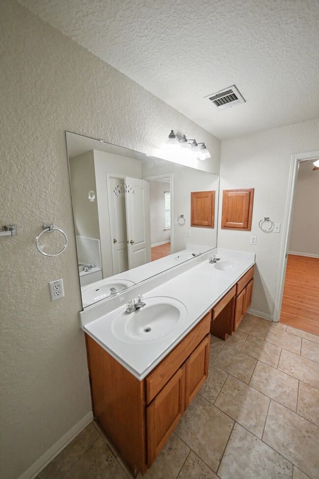 Building Photo - Spacious 3-Bedroom Home in Jonas Woods with Community Pool & Park Access - Realtor Commission: $500