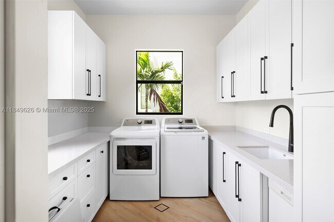 Building Photo - 632 Intracoastal Dr