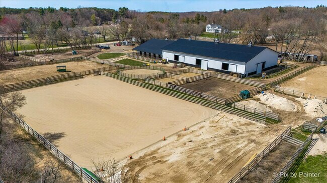 Building Photo - 708 S Rose Farm Rd
