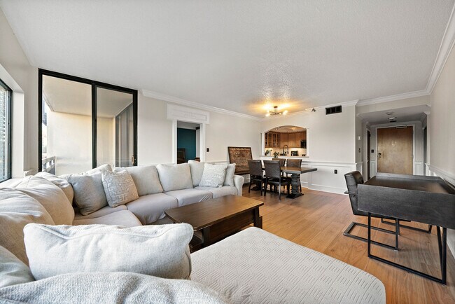 Living room - 1130 Piedmont Ave NE