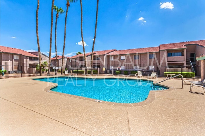 Building Photo - 623 W Guadalupe Rd