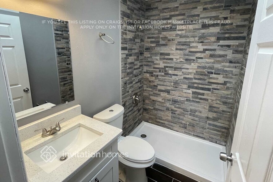 Building Photo - 2418 Radnor Ave