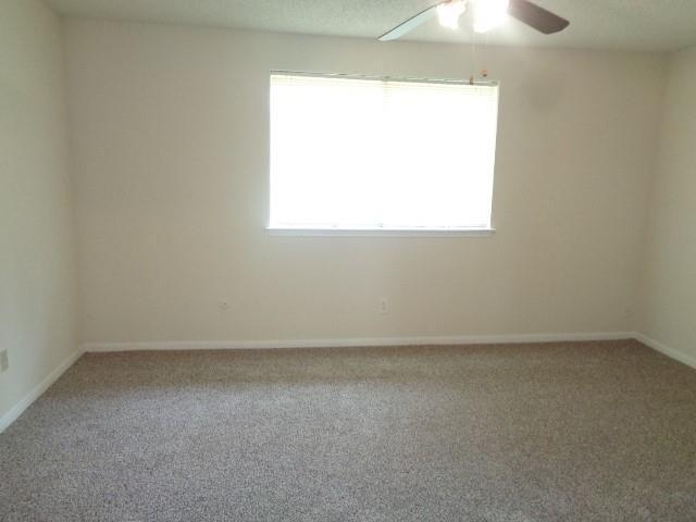 Building Photo - 23730 Farm Hill Dr