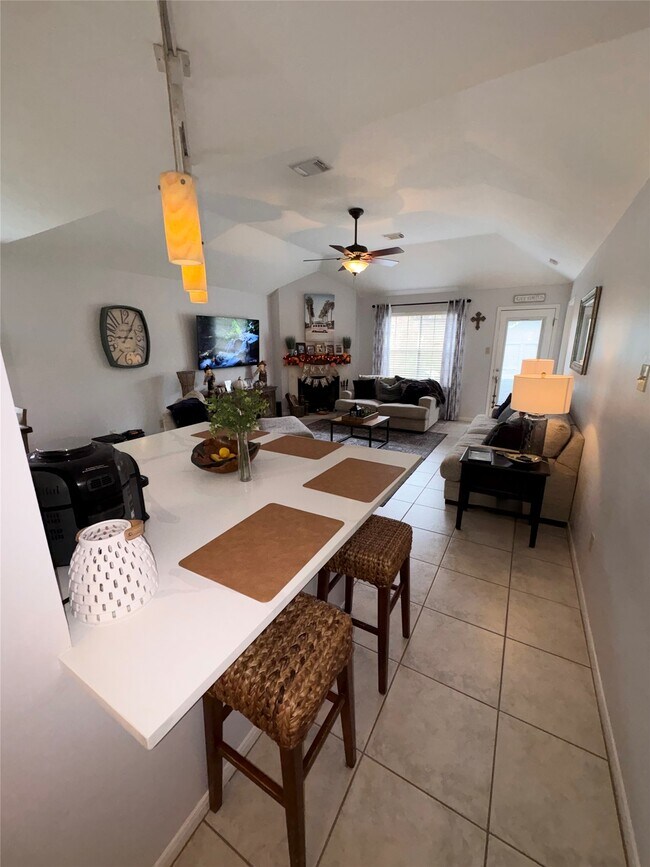 Building Photo - 4325 Spoonbill Dr