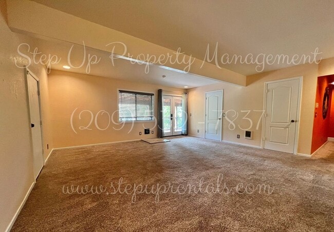 Building Photo - Cedar Ridge 3BR/3BA – Modern Amenities in ...
