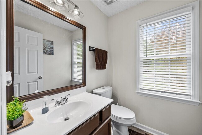 Building Photo - 6 Wavecrest Ct