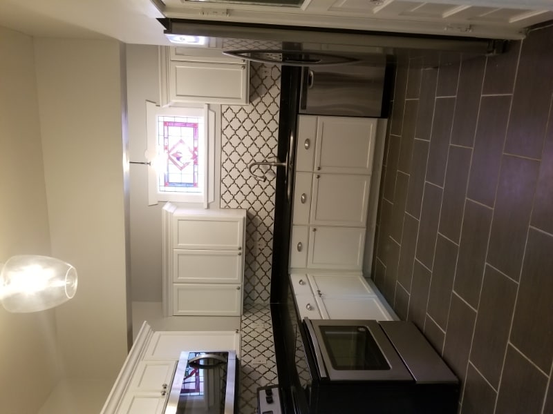 Building Photo - 900 E Park Ave