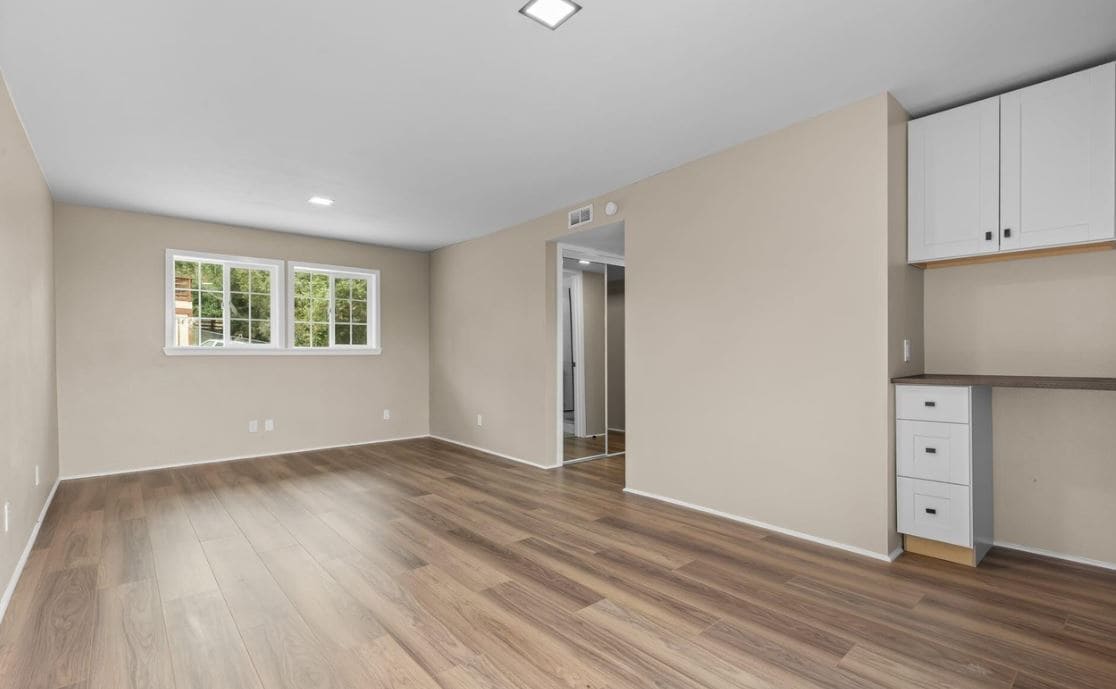 Building Photo - 1165 McKnight Rd