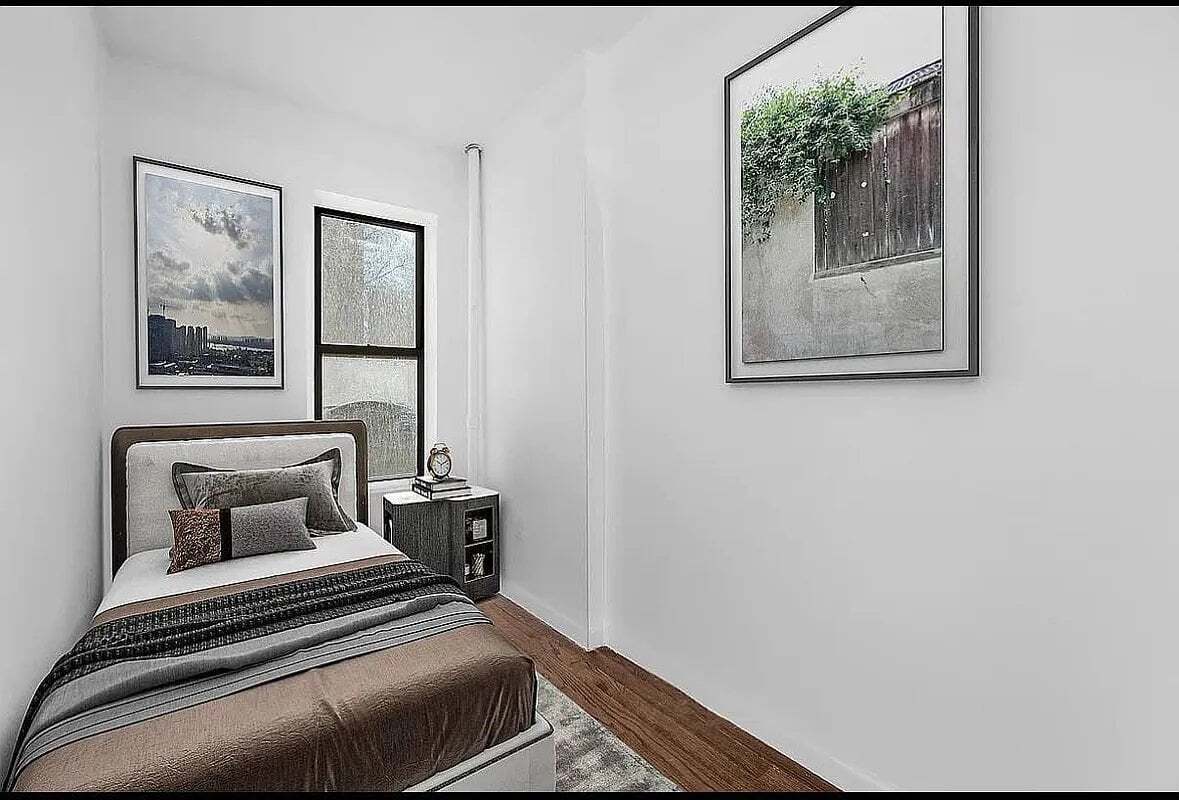 Building Photo - 207 Madison St