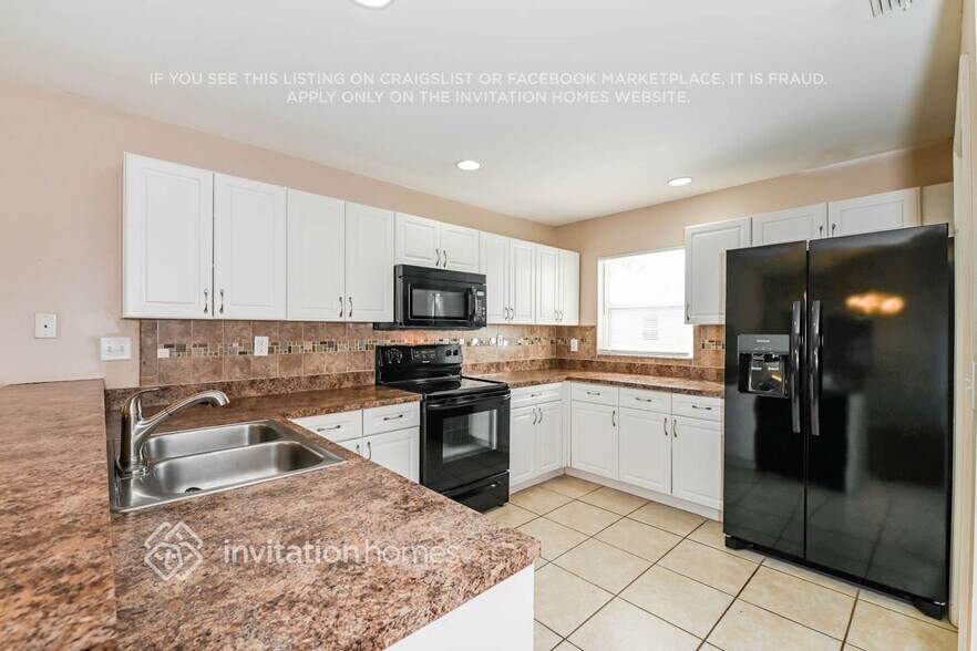 Building Photo - 137 Zenith Cir