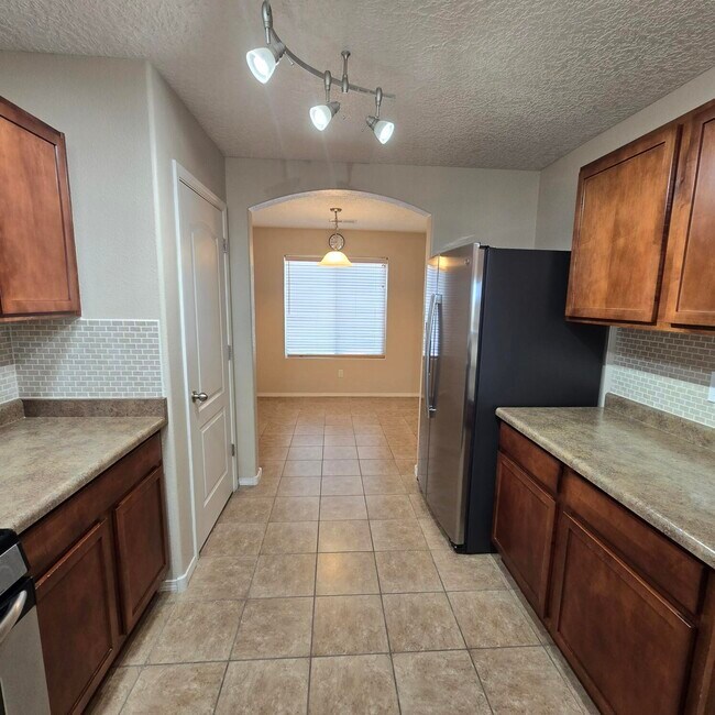 Building Photo - 6912 Vista Del Sol Dr NW