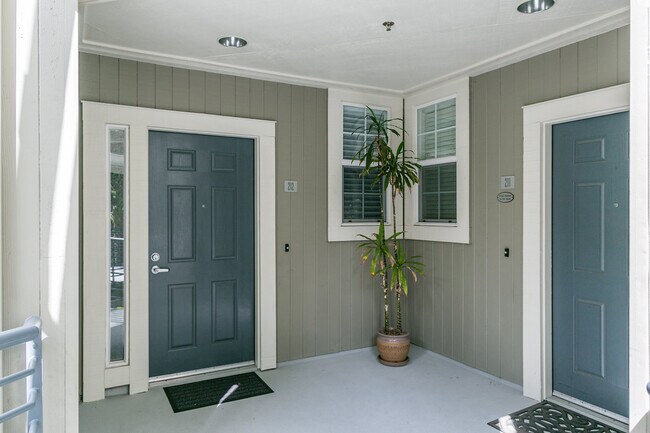 Building Photo - 880 Meridian Bay Ln