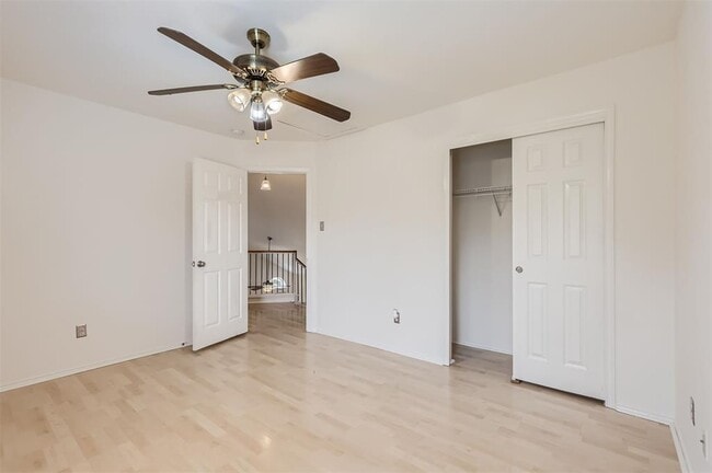 Building Photo - 3001 Rainy River Dr