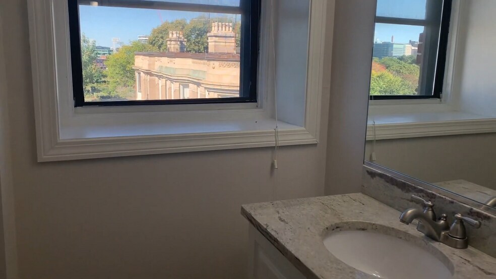 Building Photo - 81 Westland Ave