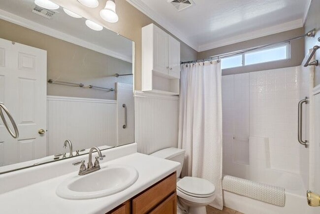 Building Photo - 6664 E Virginia St