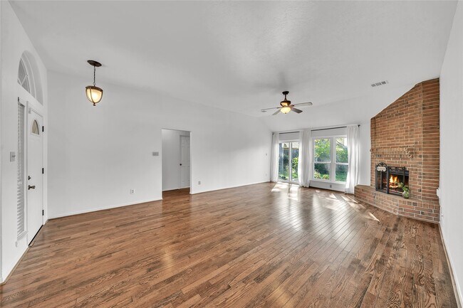 Building Photo - 16531 Tranquil Dr