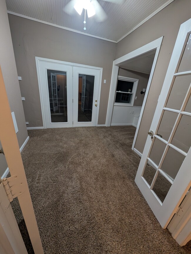 Building Photo - 516 NE Twiss Ave