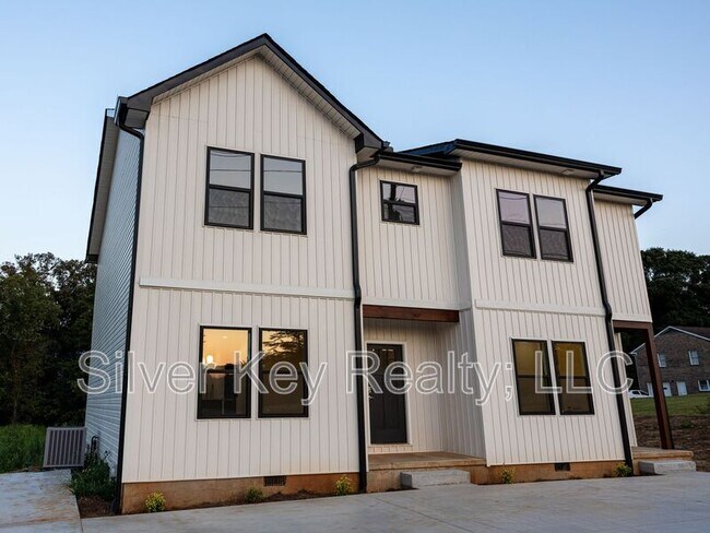 Building Photo - 1985 Highway 411