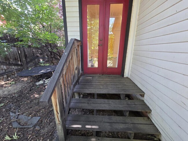 Building Photo - 947 N 5th St