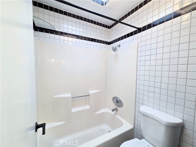 Building Photo - 505 W 5th St