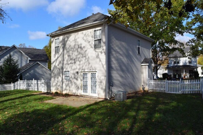 Building Photo - 21345 Aftonshire Dr