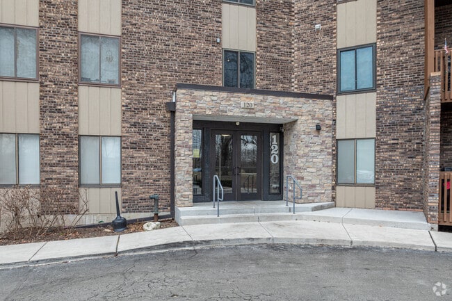 Entrance - Medinah on the Lake