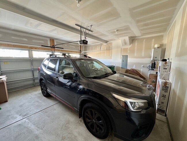 Building Photo - Beautiful 4BR/3BA Home in Parkside Crossing