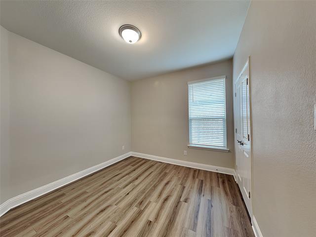 Building Photo - 237 Mineral Point Dr