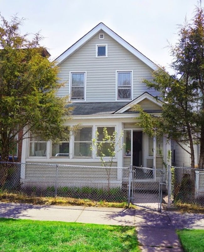 Primary Photo - 1206 E 3rd St