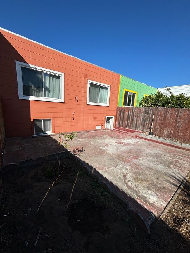 Building Photo - 207 Woodrow St