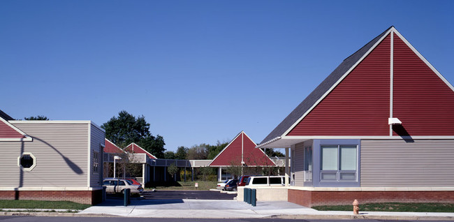 Primary Photo - Inglis Gardens at Eastwick