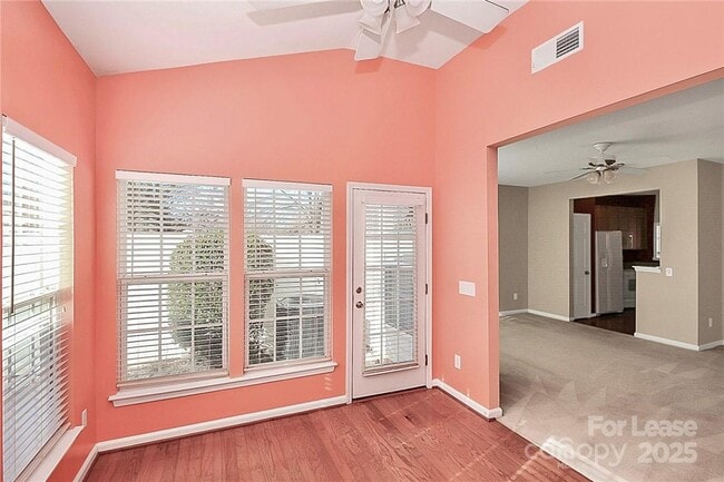 Building Photo - 9563 Glenashley Dr