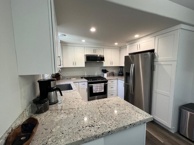 Building Photo - 2172 Via Sonora