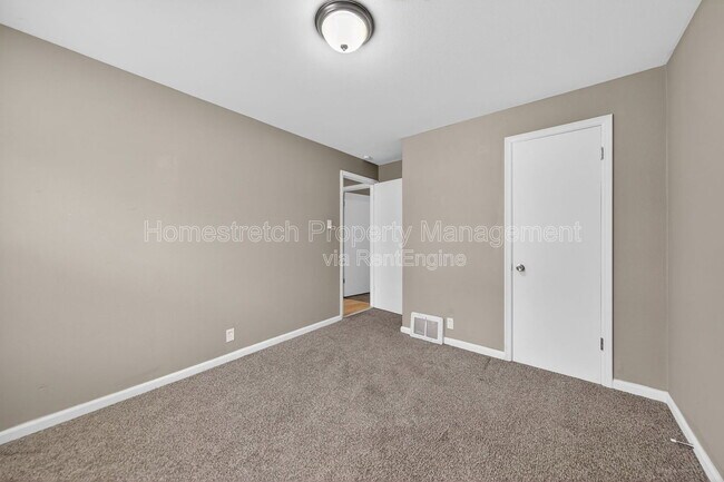 Building Photo - 10201 Surf Dr