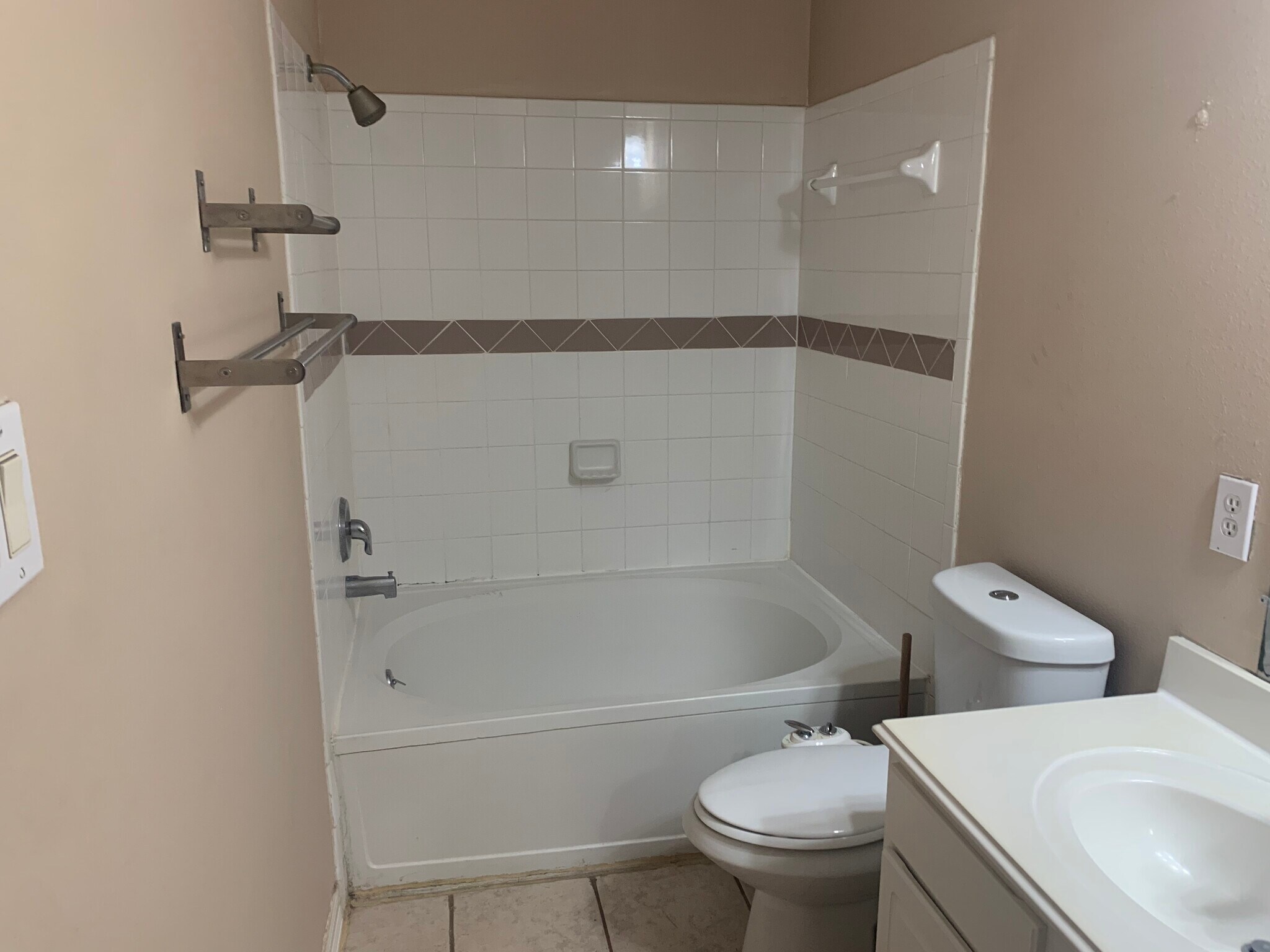 Building Photo - 10330 Panther Point Dr