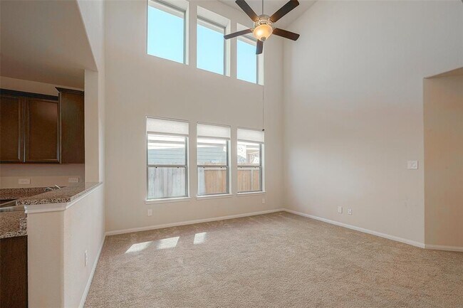 Building Photo - 14633 E Pine Heart Dr