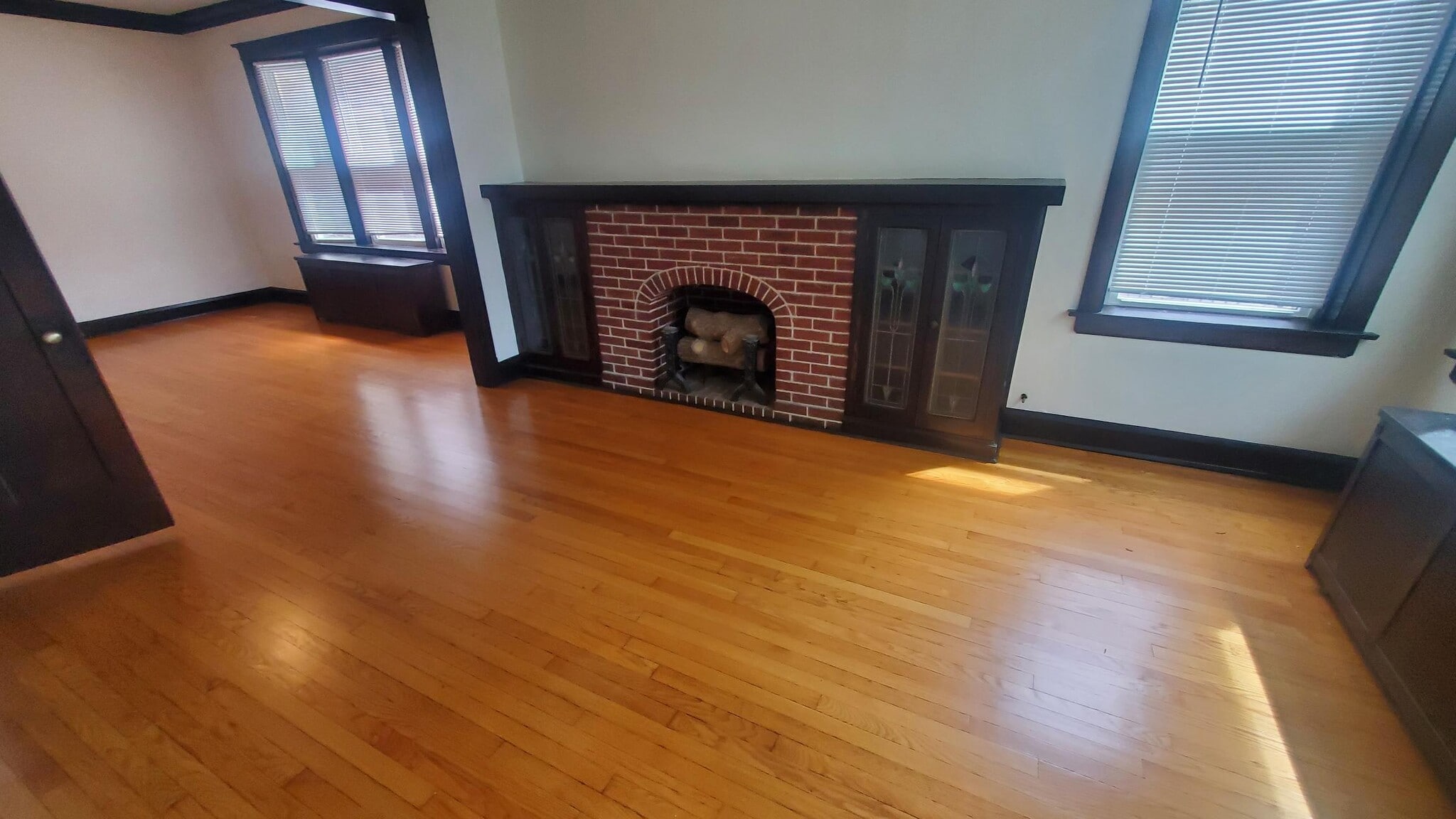 Building Photo - 4928 W Barry Ave