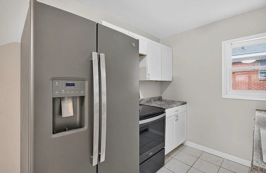 Building Photo - 1121 Glendale Dr