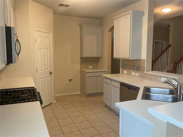 Building Photo - 7163 Bramblebush Dr