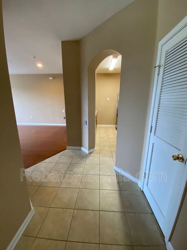 Building Photo - 7990 Baymeadows Cir E