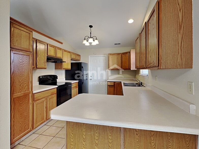 Building Photo - 7457 Kidwell Dr